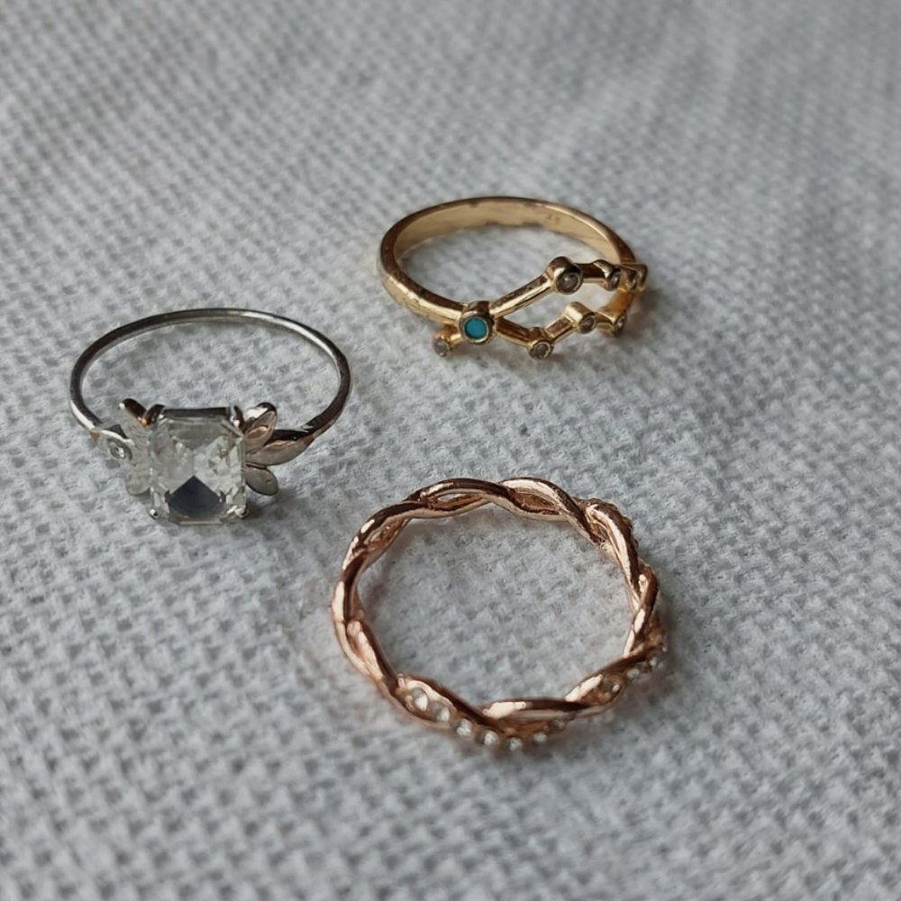 Featuring 3 ring set